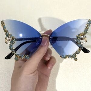 Holiday Sale! Luxury Rhinestone Butterfly-style sungasses w/gradient lenses